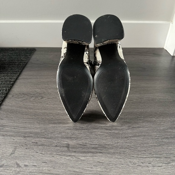 Steve Madden block heel booties - Picture 7 of 7